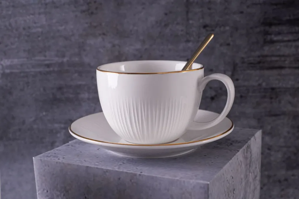 Filiżanka do kawy i herbaty ze spodkiem porcelanowa Altom Design Alessia Złota Linia kremowa 250 ml