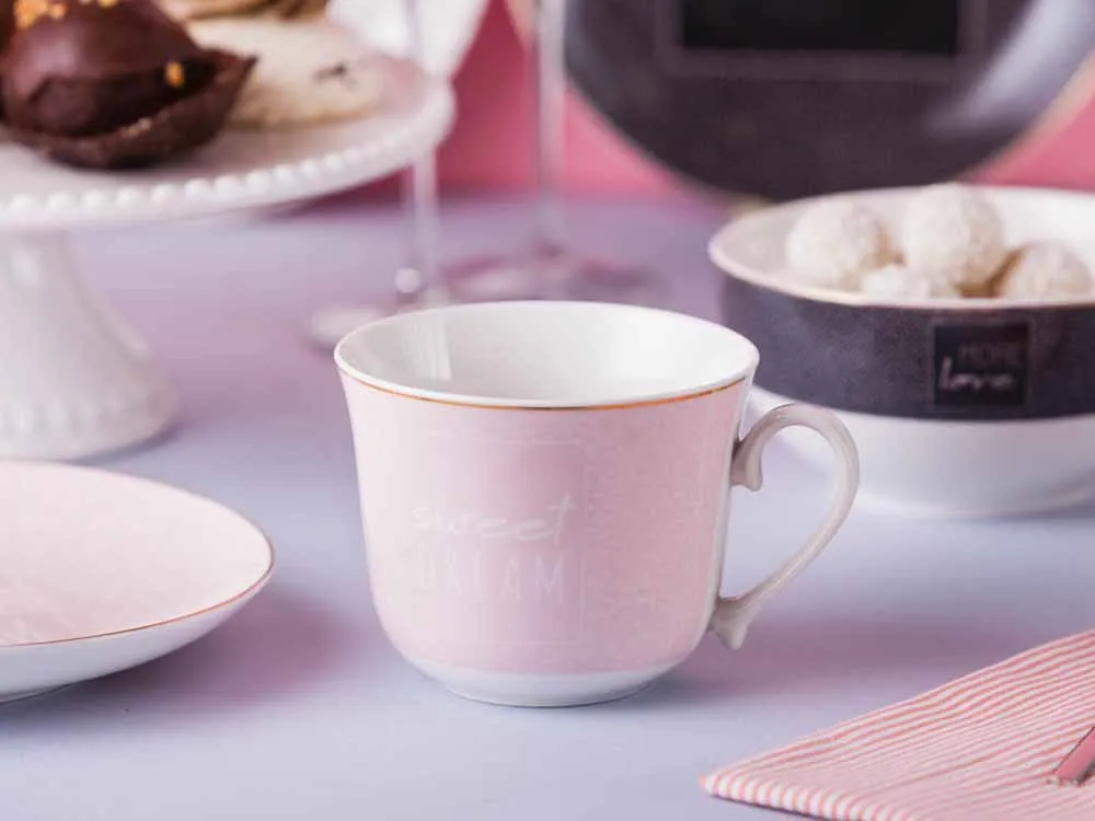 Duża filiżanka do kawy i herbaty porcelanowa Jumbo Altom Design More Love Pink 400 ml