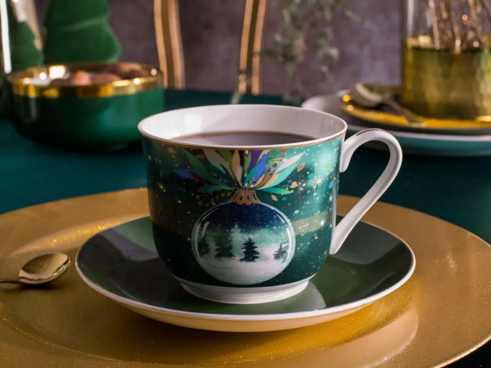 Filiżanka do kawy i herbaty porcelanowa ze spodkiem święta Boże Narodzenie Altom Design Mystery Bombka 400 ml