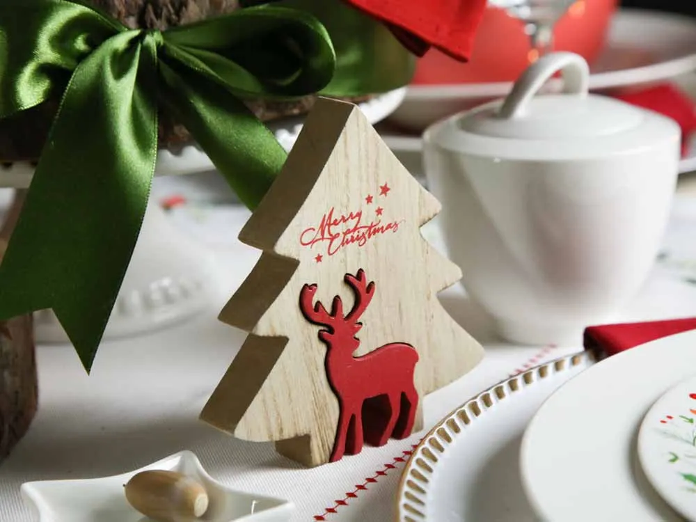 Figurka / ozdoba / dekoracja świąteczna / drewniana święta Boże Narodzenie Altom Design choinka z reniferem 16 x 17 x 2 cm