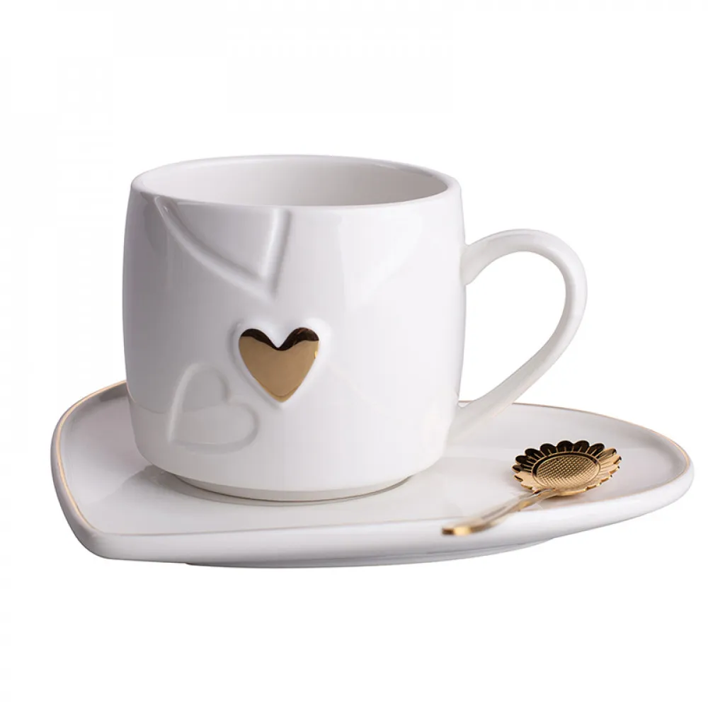 Filiżanka do kawy i herbaty porcelanowa ze spodkiem w kształcie serca i łyżeczką Altom Design 250 ml (opakowanie prezentowe)