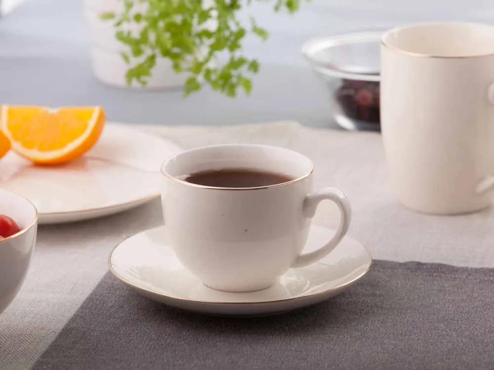 Filiżanka do kawy i herbaty porcelanowa ze spodkiem Altom Design Bella Złota Linia kremowa 200 ml