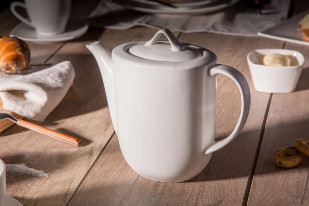 Dzbanek do kawy i herbaty porcelanowy Altom Design Regular kremowy 1,2 l
