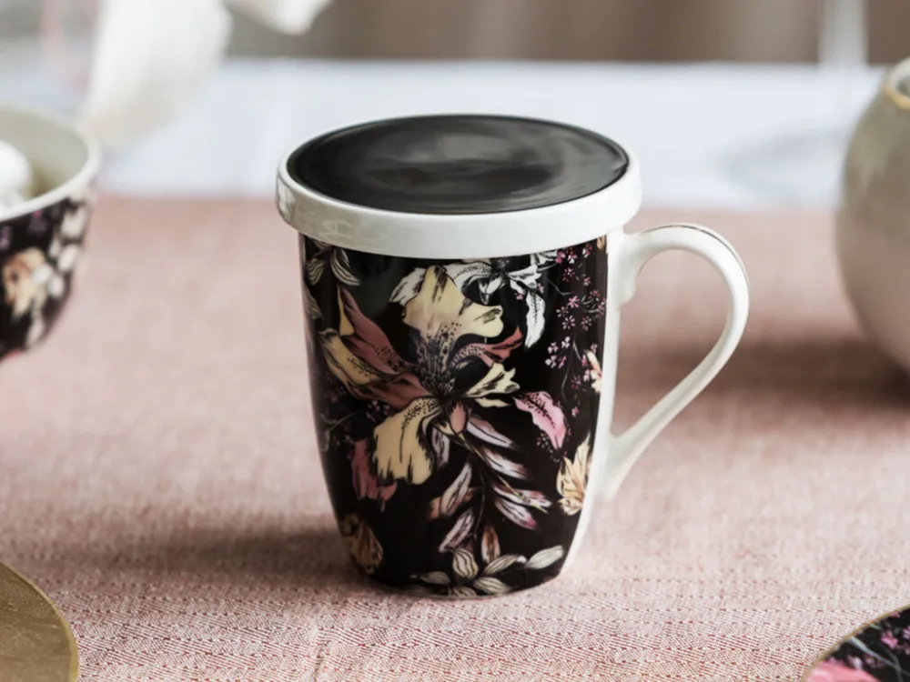 Kubek z zaparzaczem do herbaty i ziół porcelanowy / sitko stalowe Altom Design Black Lily 300 ml