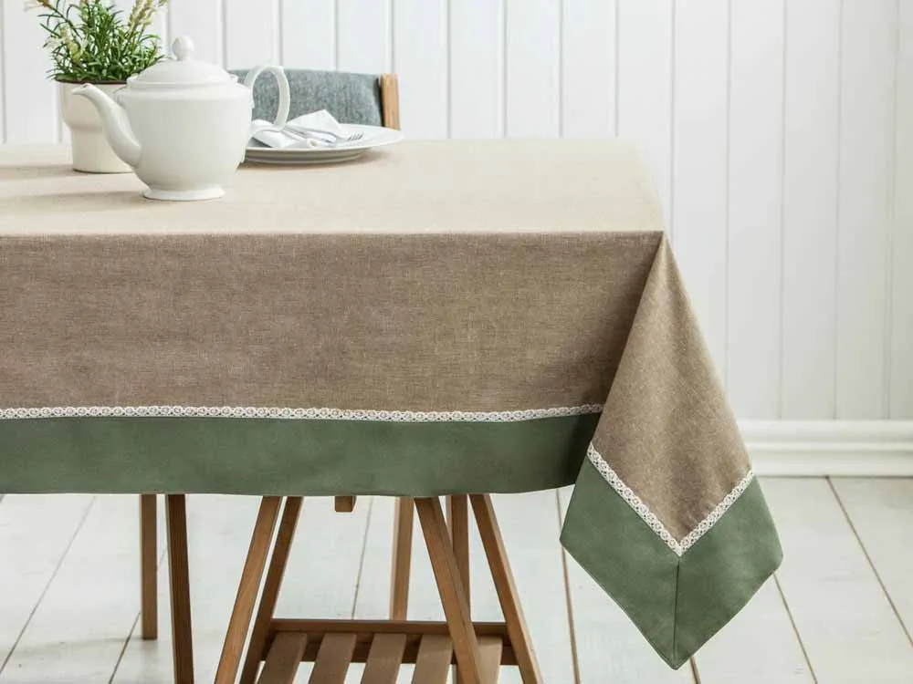 Obrus na stół z koronką Altom Design bawełniany oliwkowy / zielony 160 x 240 cm