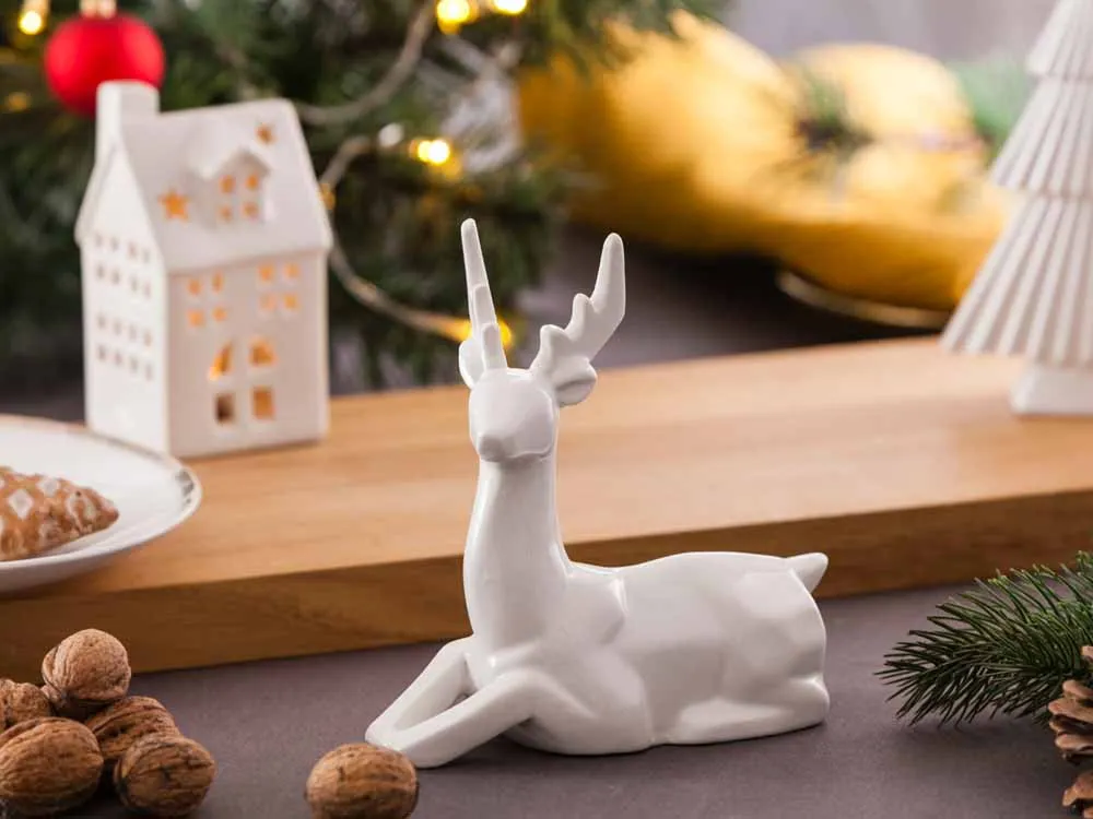 Figurka / ozdoba dekoracja świąteczna ceramiczna na Boże Narodzenie Altom Design Renifer Modern Siedzący Biały