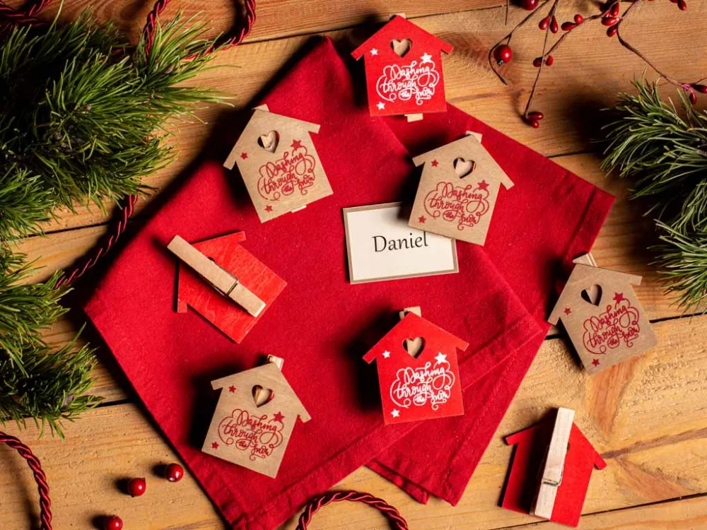 Ozdoby na choinkę / zawieszki choinkowe dekoracje świąteczne drewniane Boże Narodzenie Altom Design "Domki" (komplet 8 szt.)