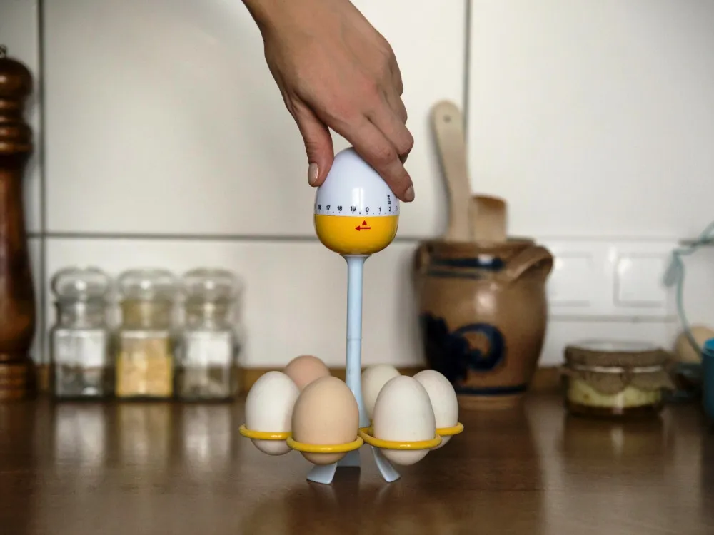 Stojak / uchwyt do gotowania jajek z minutnikiem Altom Design Egg Timer