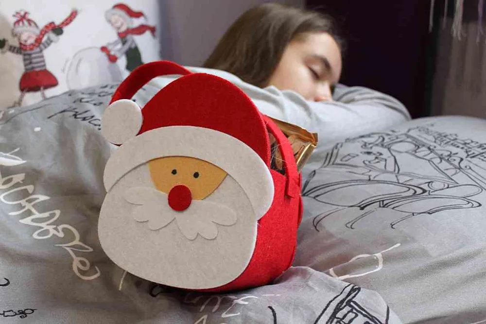 Opakowanie świąteczne na prezent / torba filcowa / torebka prezentowa dla dzieci Altom Design Mikołaj, czerwony