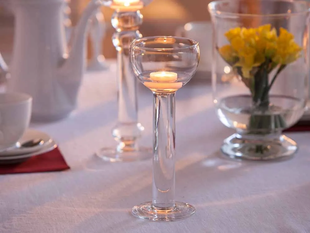 Świecznik szklany na nóżce dekoracyjny na pływające świeczki / tealighty Edwanex 26,5 cm