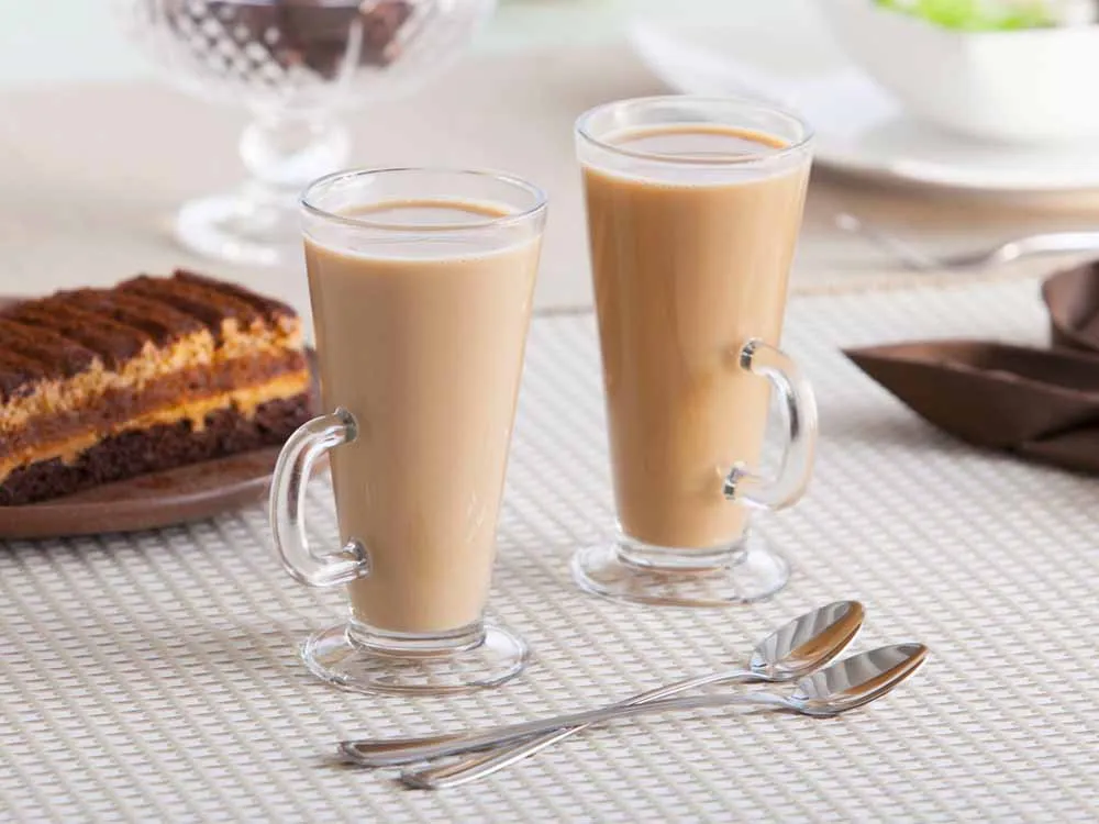 Szklanki do kawy latte Altom Design, zestaw 2 szklanek + łyżeczki koktajlowe