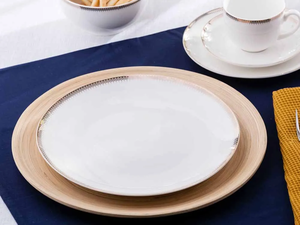 Talerz obiadowy porcelanowy Altom Design Bella Złota Girlanda kremowy 26 cm