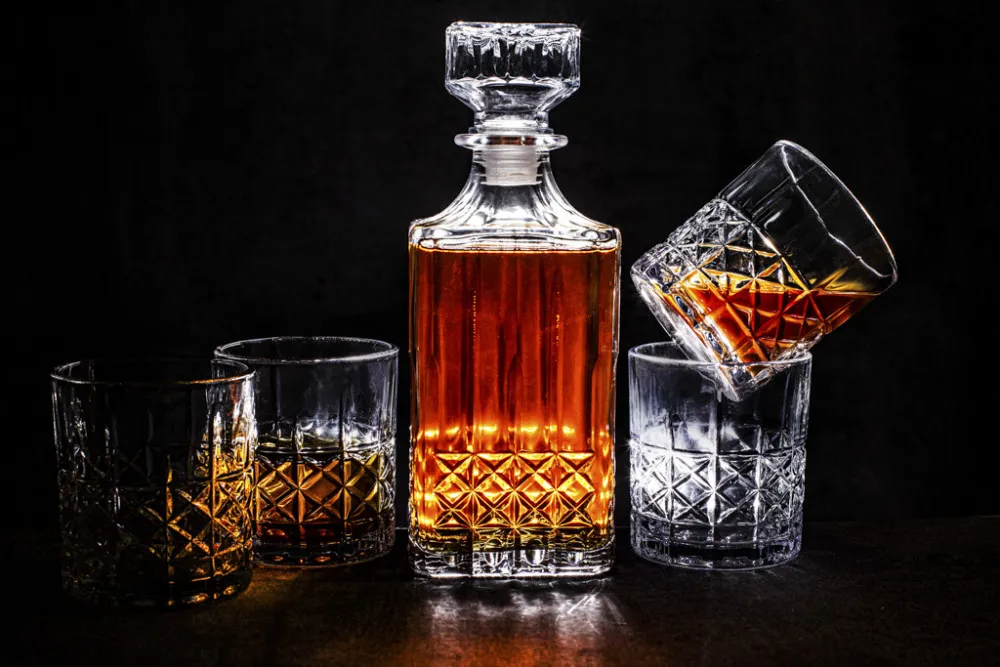Zestaw do whisky Altom Design Cascade - karafka i szklanki (4 szt.)