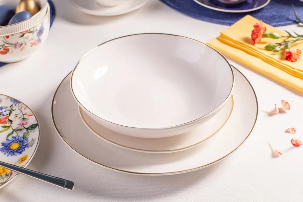 Serwis obiadowy porcelanowy Altom Design Bella Złota Linia kremowy na 12 osób (36 el.)