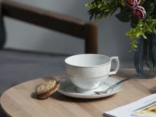 filizanka do kawy i herbaty porcelanowa ze spodkiem mariapaula snow biala 350 ml