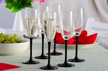 kieliszki-do-szampana-altom-design-onyx-z-czarna-nozka-180-ml-komplet-6-szt