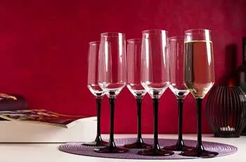 kieliszki-do-szampana-i-wina-musujacego-altom-design-rubin-black-220-ml-komplet-6-szt