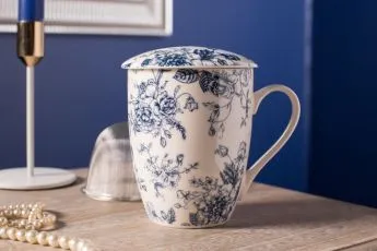 kubek z zaparzaczem i pokrywka do herbaty i ziol porcelanowy altom design elisabeth 300 ml jasny 2