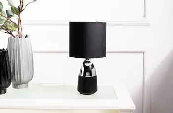 lampa stołowa czarna