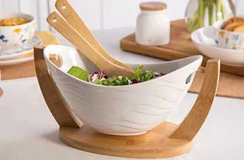 salaterka-miska-do-salatek-z-podstawa-i-lyzkami-bambusowymi-porcelana-altom-design-regular-32-x-15-x16-cm-2
