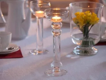 świecznik szklany na nóżce dekoracyjny na pływające świeczki