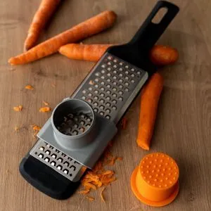 tarka-do-warzyw-fiskars-functional-form-z-oslona-na-palce-duze-oczka